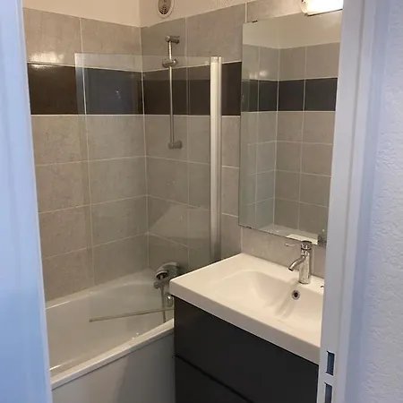 011 Climatise Pour 6 Personnes Dans Une Avec Piscine アパート *