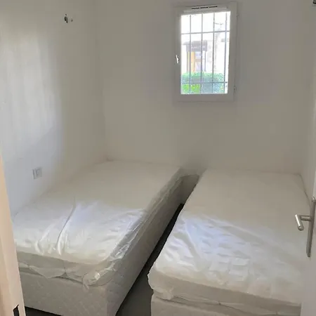 011 Climatise Pour 6 Personnes Dans Une Avec Piscine ガッサン